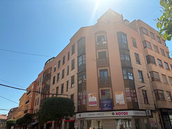 Piso en venta en Almansa, Albacete de 5 habitaciones