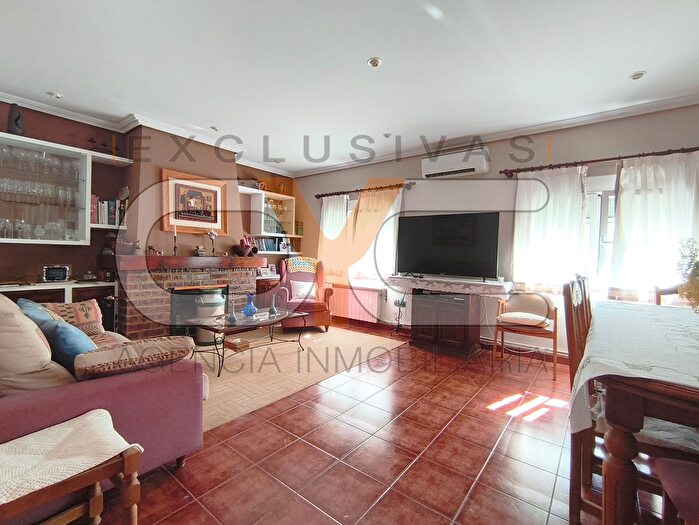 Casas en venta y pisos alquiler - 3