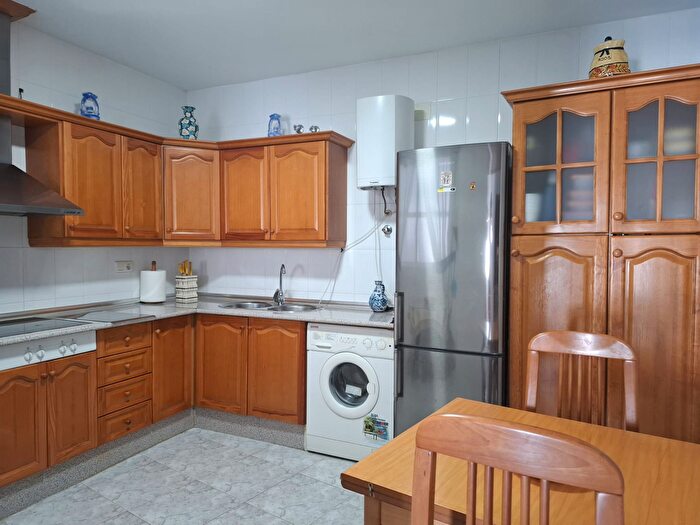 Casas en venta y pisos alquiler - 3