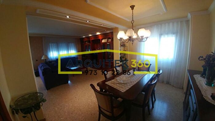 Casas en venta y pisos alquiler - 3