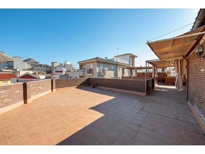 Casas en venta y pisos alquiler - 1