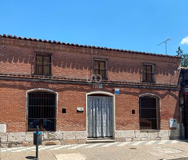 Casas en venta y pisos alquiler - 1