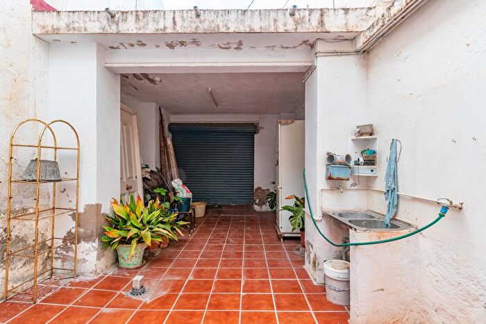 Casas en venta y pisos alquiler - 3