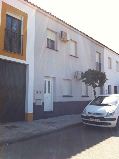 Casa en venta en Valdelacalzada, Badajoz de 4 habitaciones
