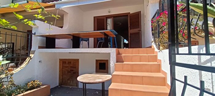 Casas en venta y pisos alquiler - 3