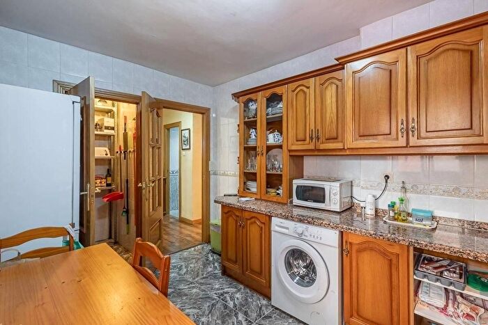 Casas en venta y pisos alquiler - 2