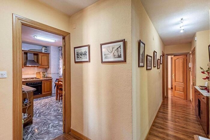 Casas en venta y pisos alquiler - 3
