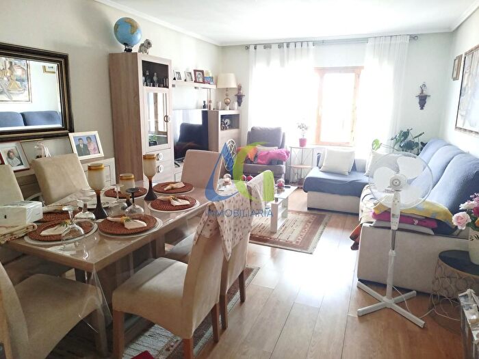 Casas en venta y pisos alquiler - 3