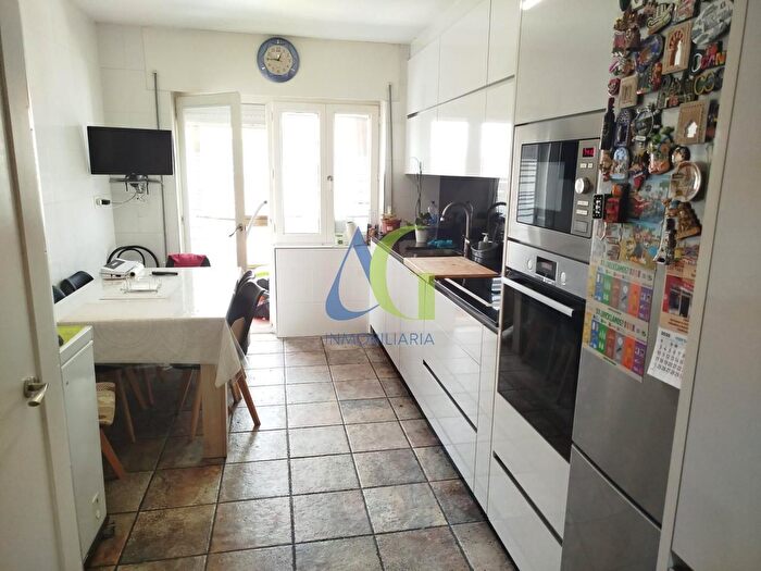 Piso en venta en Santovenia de la Valdoncina, León de 4 habitaciones