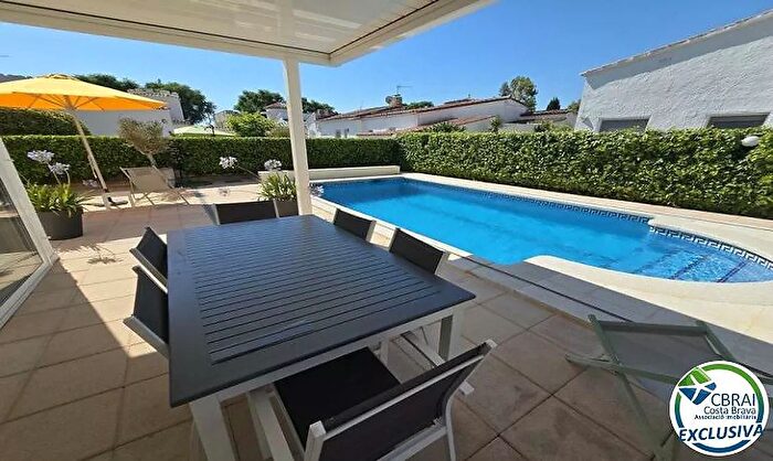 Casa en venta en Carlit Montseny, Empuriabrava de 4 habitaciones