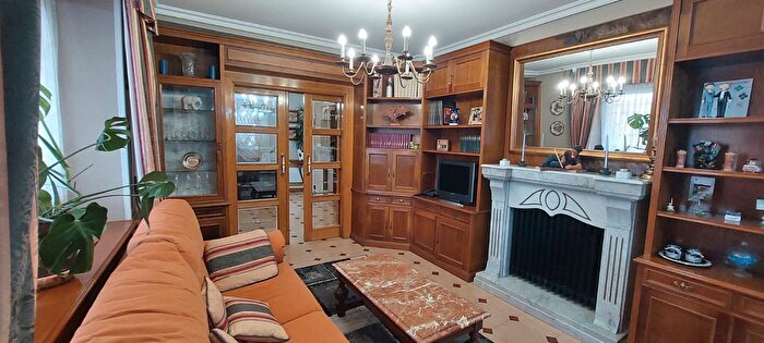 Casas en venta y pisos alquiler - 3