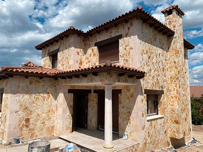 Casas en venta y pisos alquiler - 3