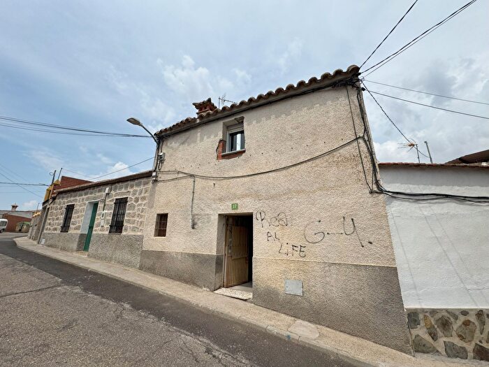 Casas en venta y pisos alquiler - 1