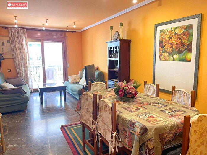 Casas en venta y pisos alquiler - 3