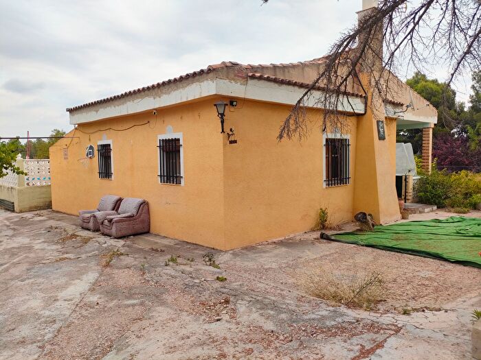 Casa en venta en Alborache, Valencia de 3 habitaciones