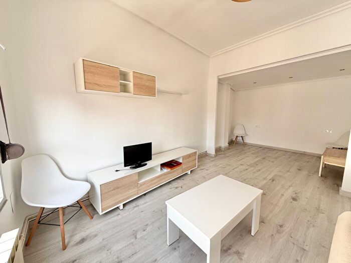 Casas en venta y pisos alquiler - 2