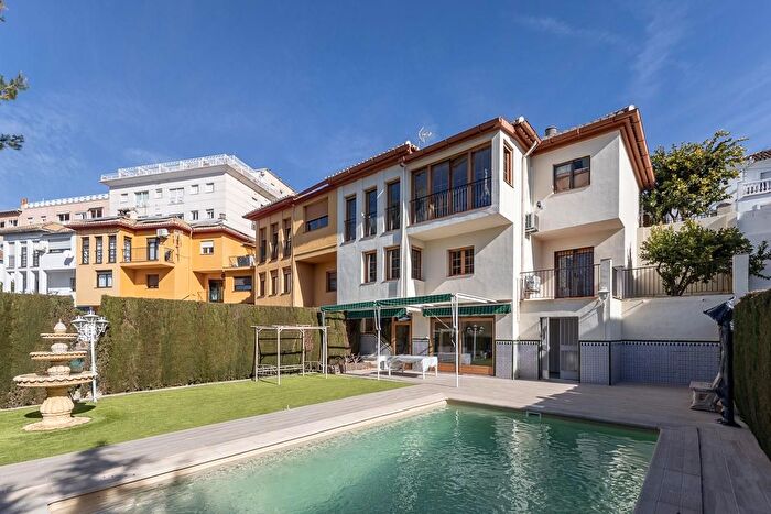 Casas en venta y pisos alquiler - 1