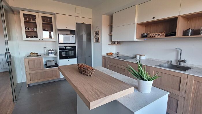 Casas en venta y pisos alquiler - 2