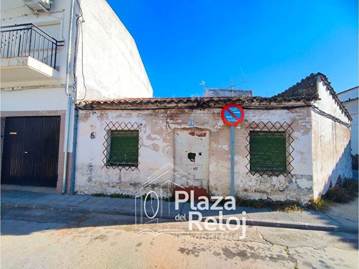 Casas en venta y pisos alquiler - 1