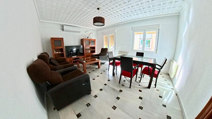Casas en venta y pisos alquiler - 1