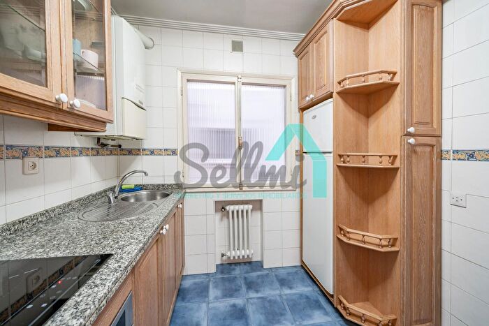 Casas en venta y pisos alquiler - 3