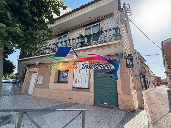 Casas en venta y pisos alquiler - 1