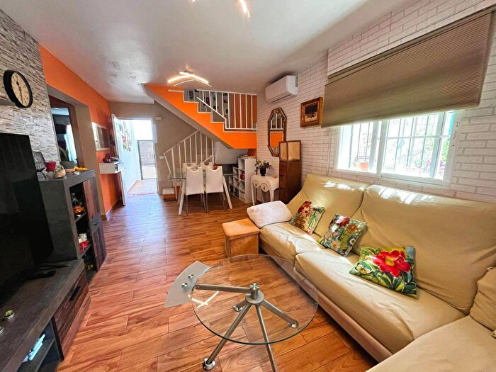 Casas en venta y pisos alquiler - 2