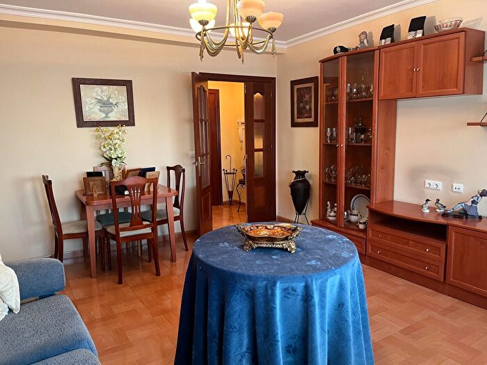 Casas en venta y pisos alquiler - 1