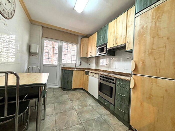 Casas en venta y pisos alquiler - 2