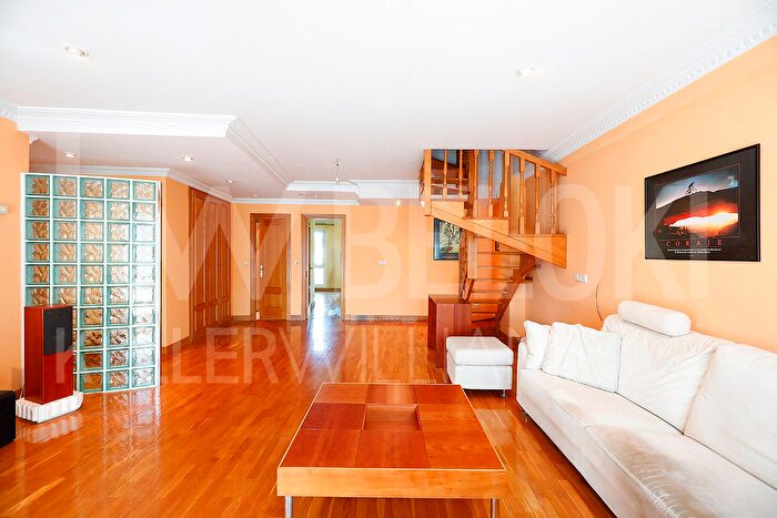 Casas en venta y pisos alquiler - 3