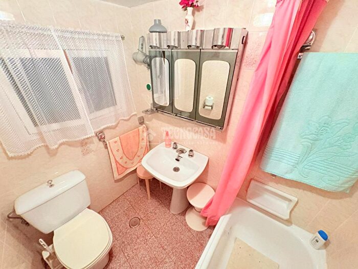 Casas en venta y pisos alquiler - 3