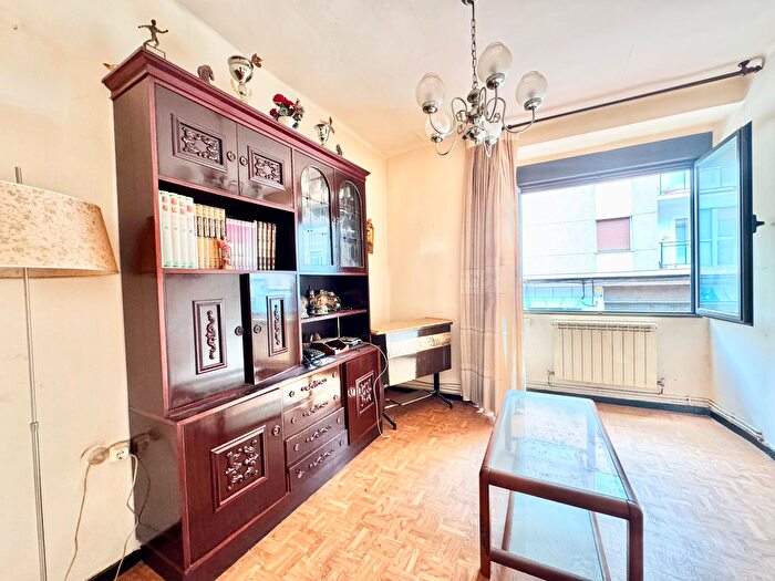 Casas en venta y pisos alquiler - 1