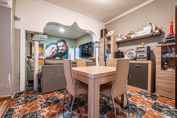 Casas en venta y pisos alquiler - 3