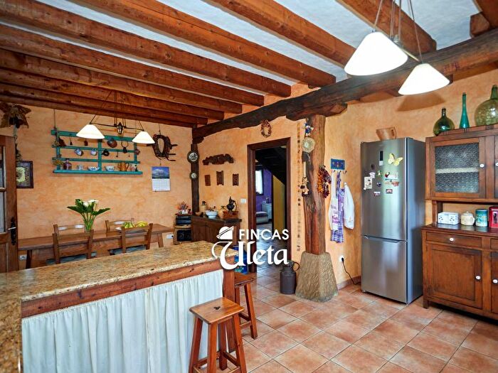 Casas en venta y pisos alquiler - 3