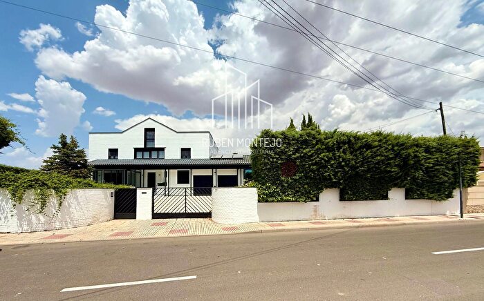 Casa en venta en Carbajosa de la Sagrada, Salamanca de 5 habitaciones