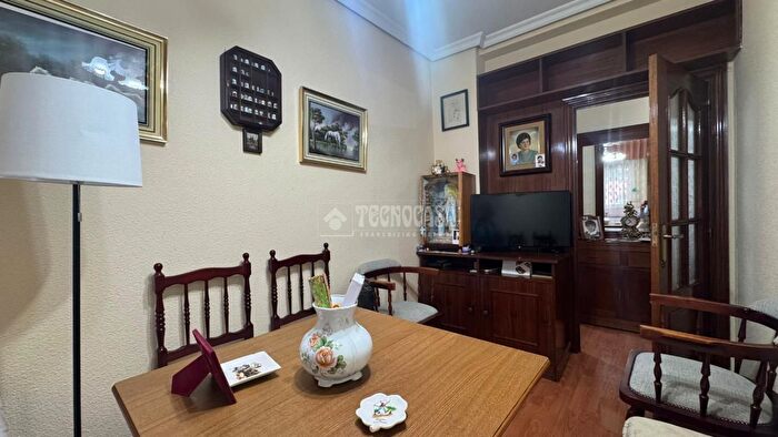 Casas en venta y pisos alquiler - 3