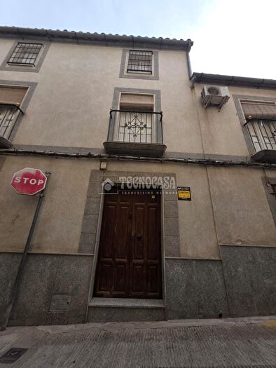 Casas en venta y pisos alquiler - 1