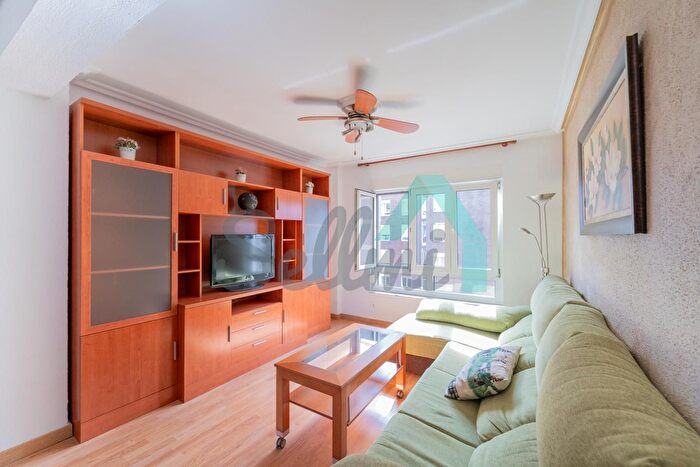 Casas en venta y pisos alquiler - 1