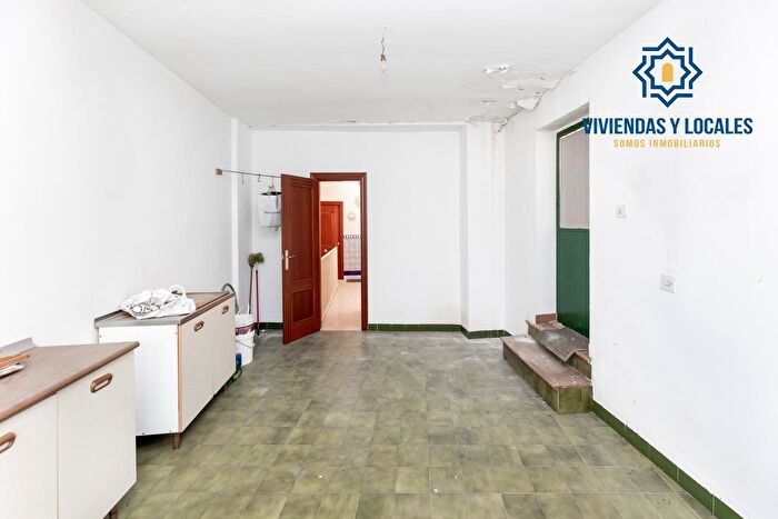 Casas en venta y pisos alquiler - 3
