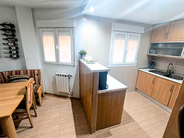 Casas en venta y pisos alquiler - 1