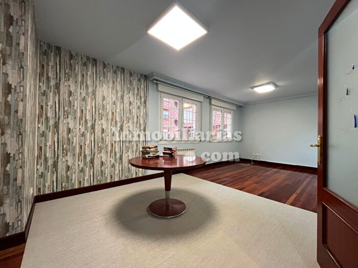 Casas en venta y pisos alquiler - 1