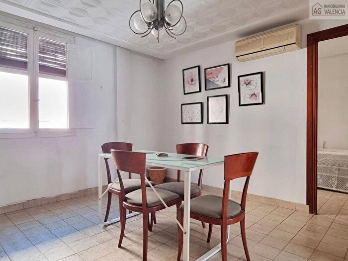 Casas en venta y pisos alquiler - 1