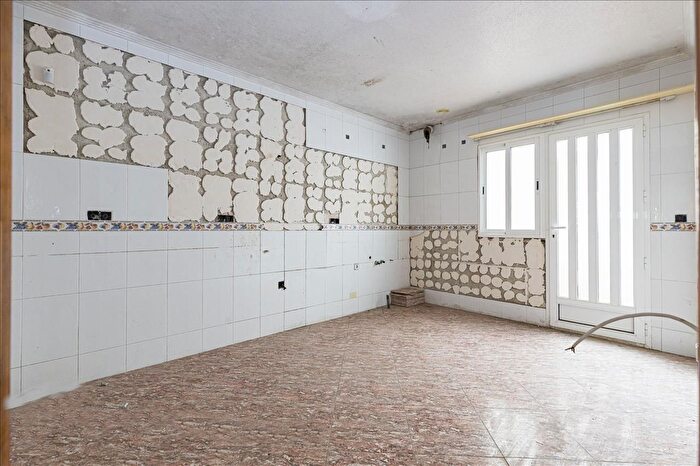 Casas en venta y pisos alquiler - 2