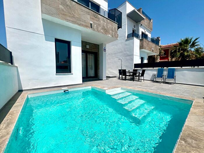 Casas en venta y pisos alquiler - 1