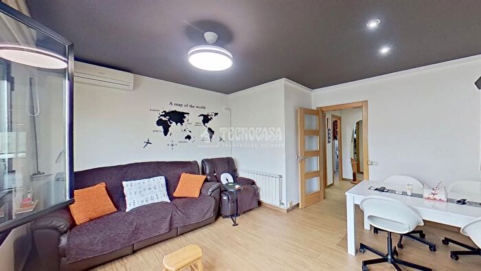 Casas en venta y pisos alquiler - 1