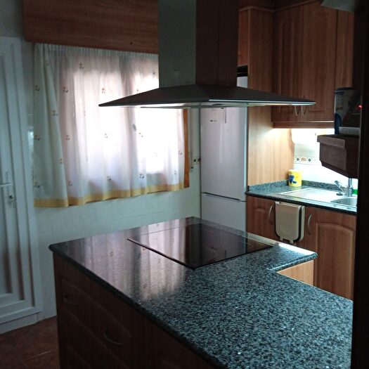 Casas en venta y pisos alquiler - 2