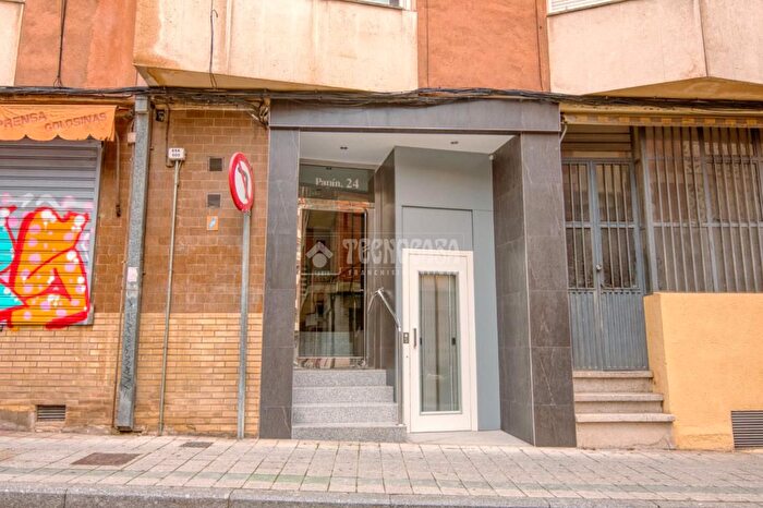Casas en venta y pisos alquiler - 3