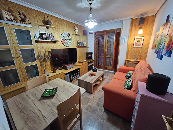 Casas en venta y pisos alquiler - 1