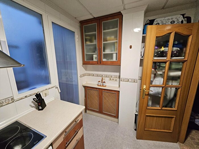 Casas en venta y pisos alquiler - 2