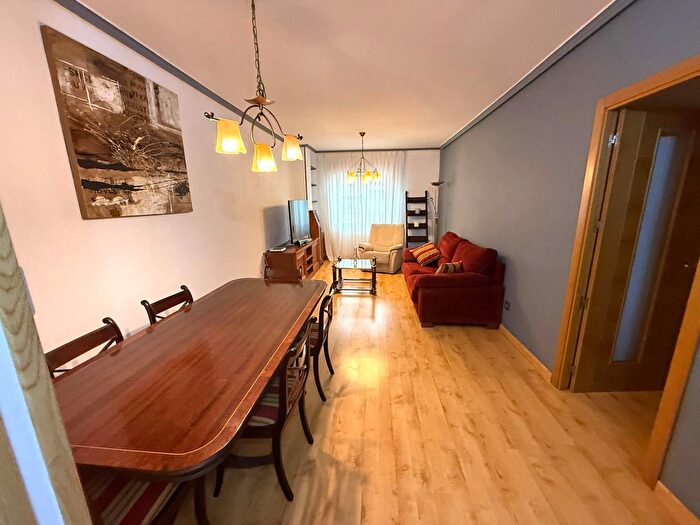 Casas en venta y pisos alquiler - 1